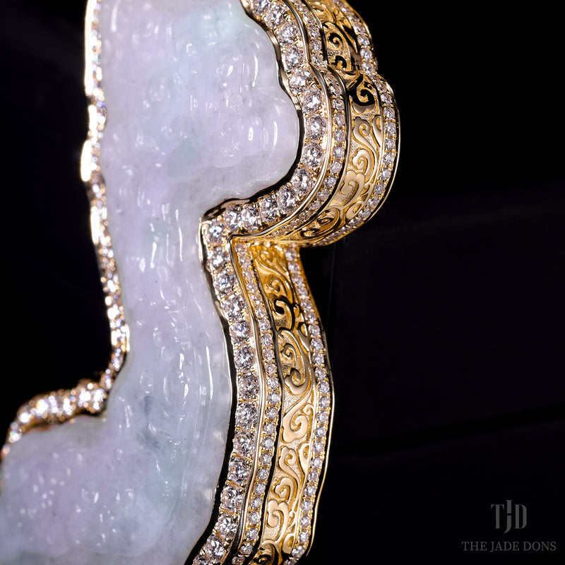 Vietnam Muôn Đời Jade Pendant With 18k Gold and VVS Diamond Wrap